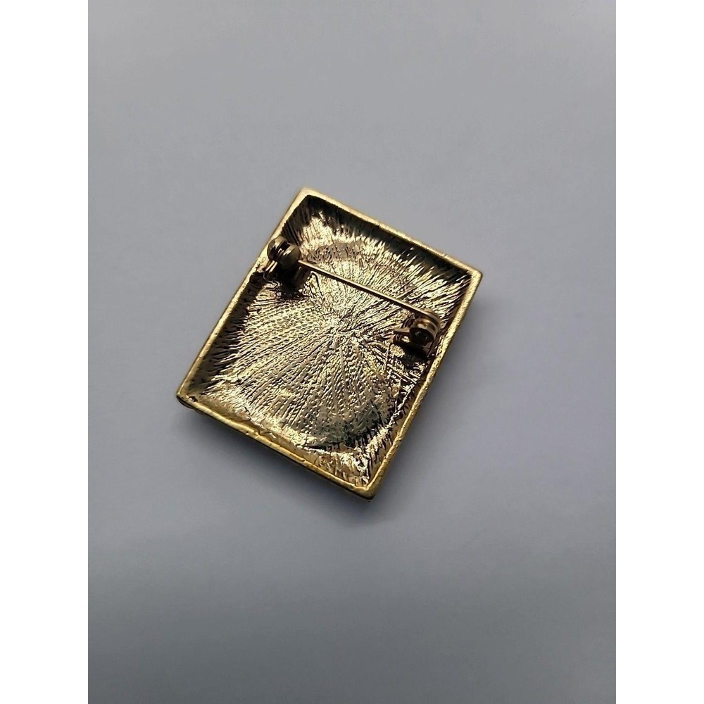 Vintage Cameo Brooch Gold Tone Filigree Frame Blue Rhinestone Classic Victorian - Picture 8 of 8